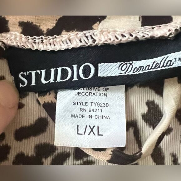 Studio Donatella Leopard Print Robe Sz L/XL NWOT - Picture 4 of 4